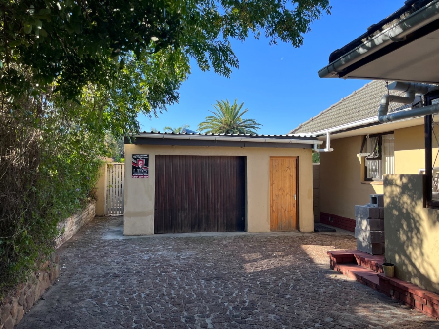 8 Bedroom Property for Sale in Table View Western Cape